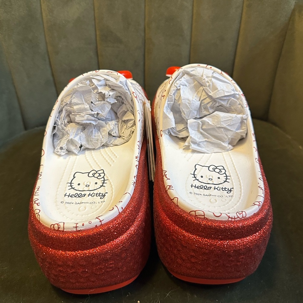 Hello Kitty Platform Crocs Sandals - Picture 3 of 4